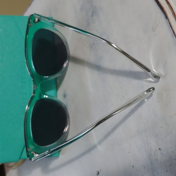 Prive' Revaux Sunglasses - Picture 3 of 4